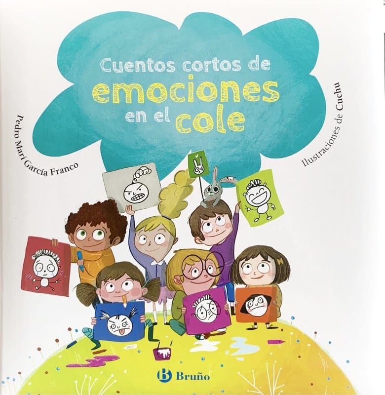 Aparece un grupo de niños sujetando distintas pancartas con las emociones que podemos tener al ir al cole